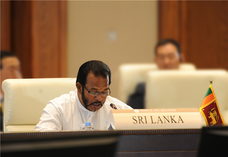 斯里兰卡内政西北省发展和文化部副部长帕里塔·塔瓦拉佩鲁玛演讲.jpg