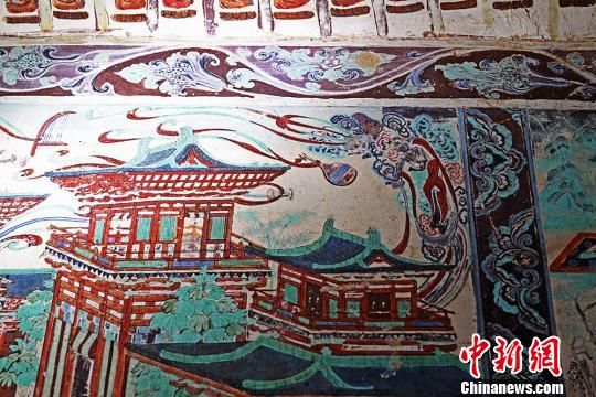 敦煌壁画中所见的建筑图中，在庭院之部署、建筑类型和建造情形等方面，均真实还原当时著名建筑的场景。　杨艳敏 摄