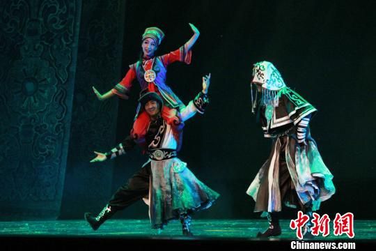 图为舞蹈展演。　徐雪 摄