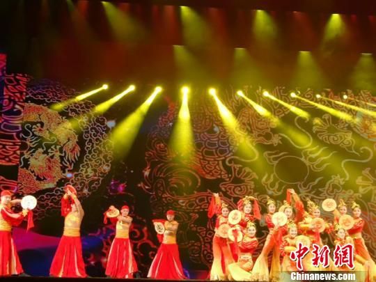 图为舞蹈表演《鼓舞陇原》。　杨娜 摄