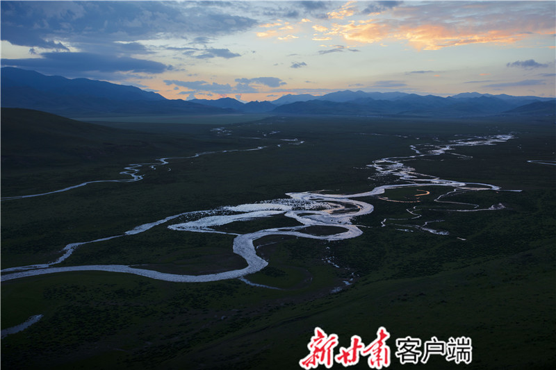 《书写大地》——杜世文.jpg