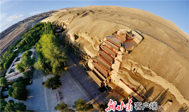 《敦煌莫高窟》——杜奕星.jpg 《敦煌莫高窟》——杜奕星.jpg