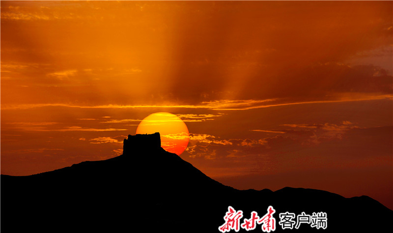 《阳关日出》杜雨林.jpg