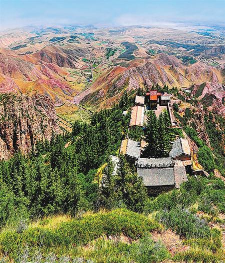 本版图片除署名外均由白银市委宣传部提供靖远法泉寺景区.