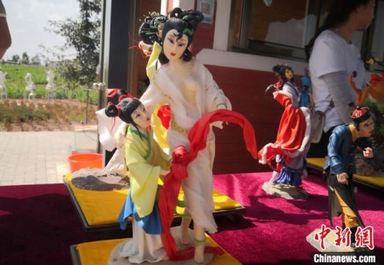 图为面塑人物唯美自然。 刘玉桃 摄 图为面塑人物唯美自然。 刘玉桃 摄