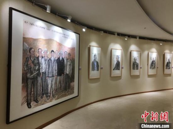 八步沙“六老汉”三代人专题美术作品展开幕 高凯 摄 八步沙“六老汉”三代人专题美术作品展开幕 高凯 摄