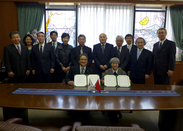 2014年2月，日本东京，敦煌研究院与日本东京艺术大学签署学术交流协定书，敦煌研究院.png