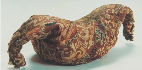 尼雅遗址出土鸡鸣枕 点击进入下一页