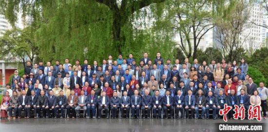 4月24日至25日,第四届全国藏文古籍文献整理与研究高层论坛在兰州举行。 丁思 摄 4月24日至25日,第四届全国藏文古籍文献整理与研究高层论坛在兰州举行。 丁思 摄