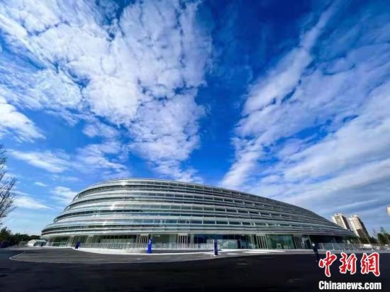 图为有着“冰丝带”之称的国家速滑馆。(资料图) 受访者供图 图为有着“冰丝带”之称的国家速滑馆。(资料图) 受访者供图