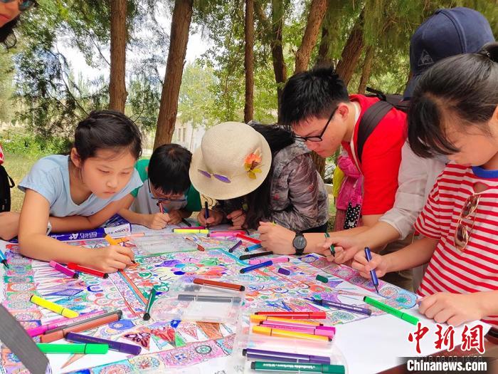 甘肃高校志愿者探游客体验新模式为“世遗”减负