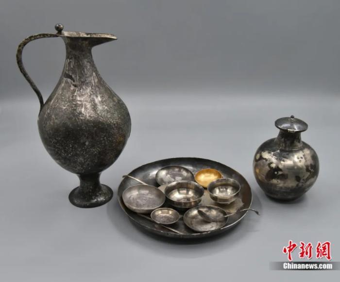 吐谷浑墓葬中出土的酒器。中新社发 甘肃省文物考古研究所 供图 吐谷浑墓葬中出土的酒器。中新社发 甘肃省文物考古研究所 供图