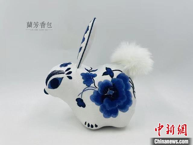 图为参加此次“GO?DAY?欢乐年货节”的甘肃刺绣产品。 甘肃省非遗保护中心供图 图为参加此次“GO?DAY?欢乐年货节”的甘肃刺绣产品。 甘肃省非遗保护中心供图