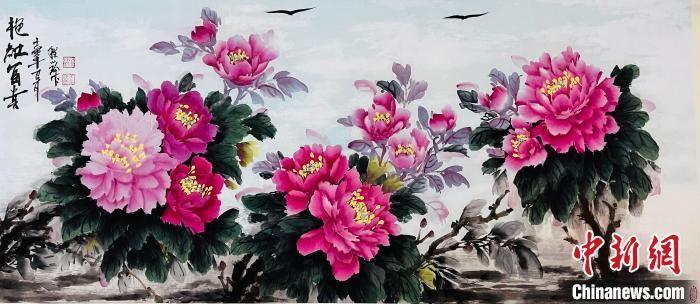 图为程小玲创作的牡丹。 柴王宁 摄 图为程小玲创作的牡丹。 柴王宁 摄