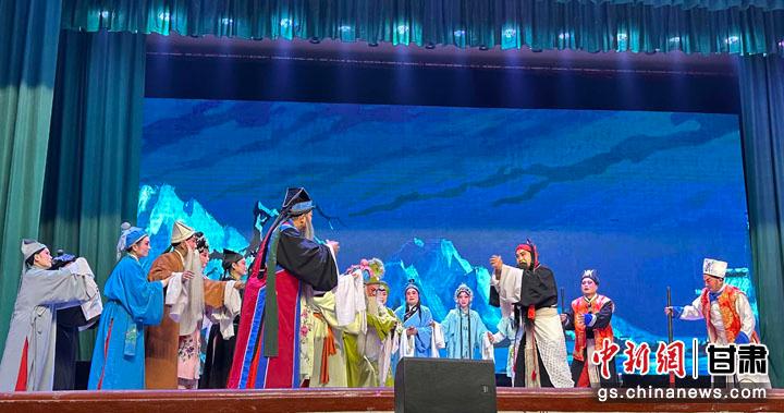 图为新编秦腔剧《赵安献马》。