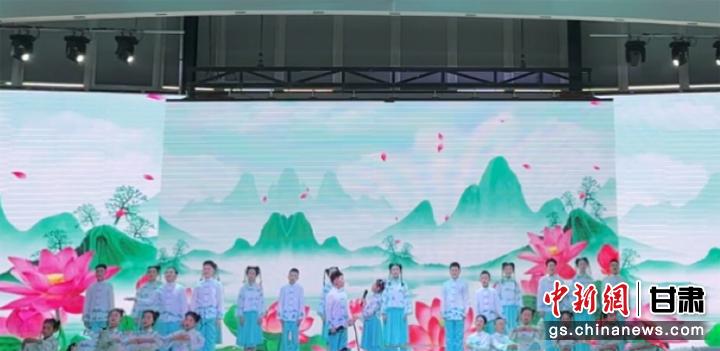 图为活动现场。