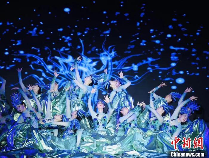 图为诗会舞蹈节目表演。赵鑫远 摄