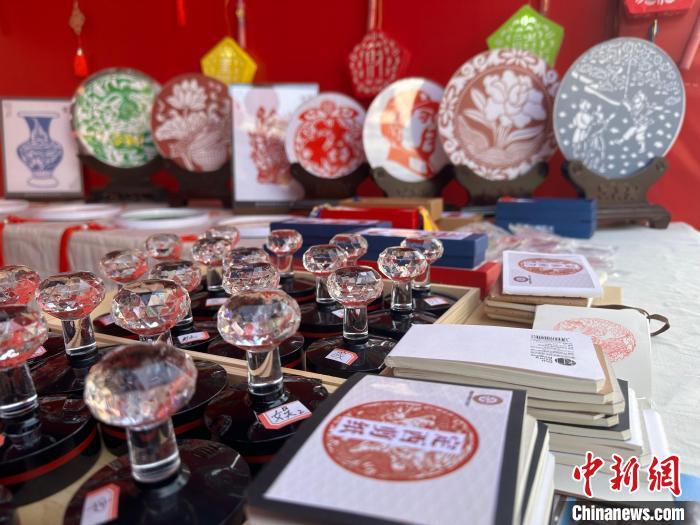 图为甘肃非遗文创展示。(资料图)闫姣 摄