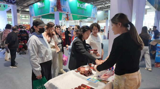 人气爆棚！首届“敦煌华彩”国际文旅商品展激发消费活力