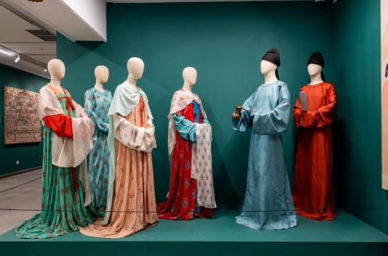 探访“如是莫高”大展：《灸法图》里有啥内容？