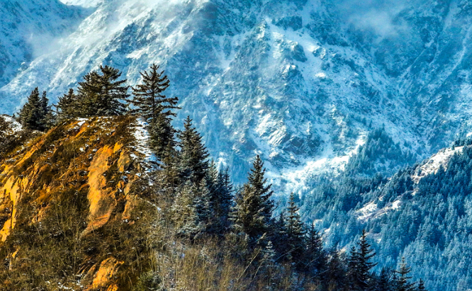 【“飞阅”中国】甘肃肃南：雪裹群峰雾锁祁连