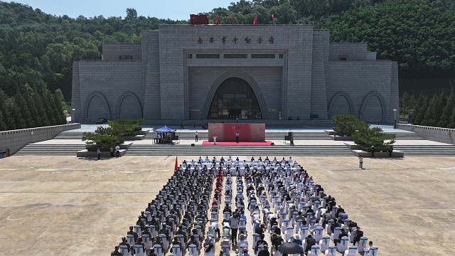 国家艺术基金资助项目“赓续红色血脉　传承南梁精神——革命主题绘画艺术作品巡展”启动仪式在庆阳南梁举行