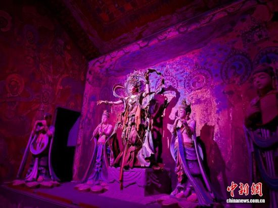 图为演员进行表演。王牧雨 摄