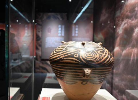 “史前彩陶西渐展”亮相兰州 勾勒四千年文化传播路
