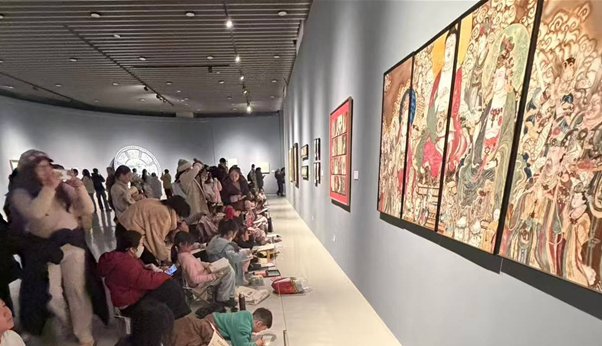 丝路回望 飞天瓷上舞