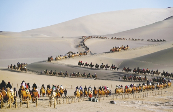 敦煌：春节假期旅游火热