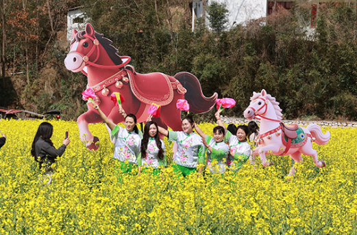 陇原春日“花经济” 释放乡村旅游新活力