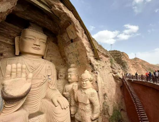 台湾旅行商访甘肃天梯山石窟 觅两岸丝路文旅交流机遇
