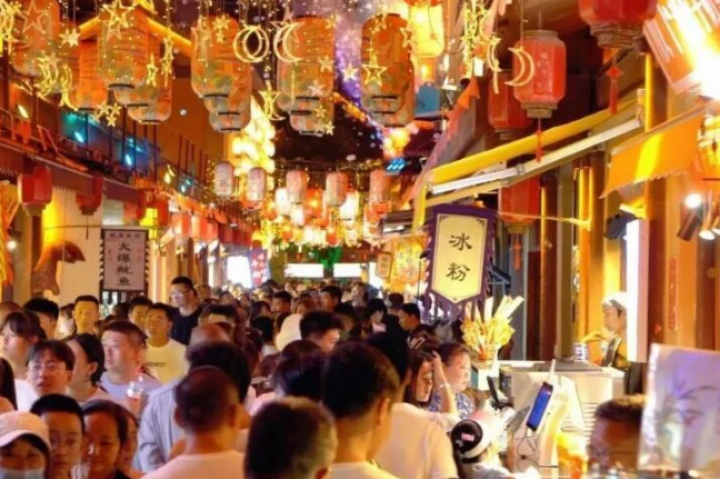 寻根拜祖逛龙城！天水“夜”太太太热闹了吧
