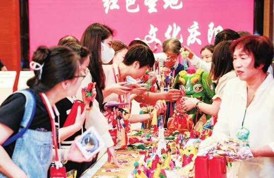 香包为媒 节会搭台 文化流量变发展增量——写在第二十一届庆阳香包民俗文化节开幕之际