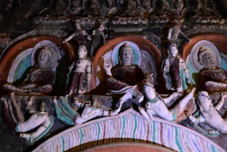 祁连秘境中的3D“飞天”：绝壁之上 破壁而出