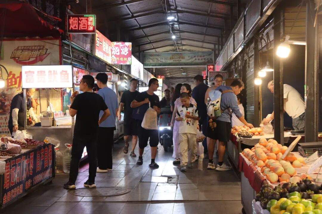 五一街市场。白银区融媒体中心供图 五一街市场。白银区融媒体中心供图